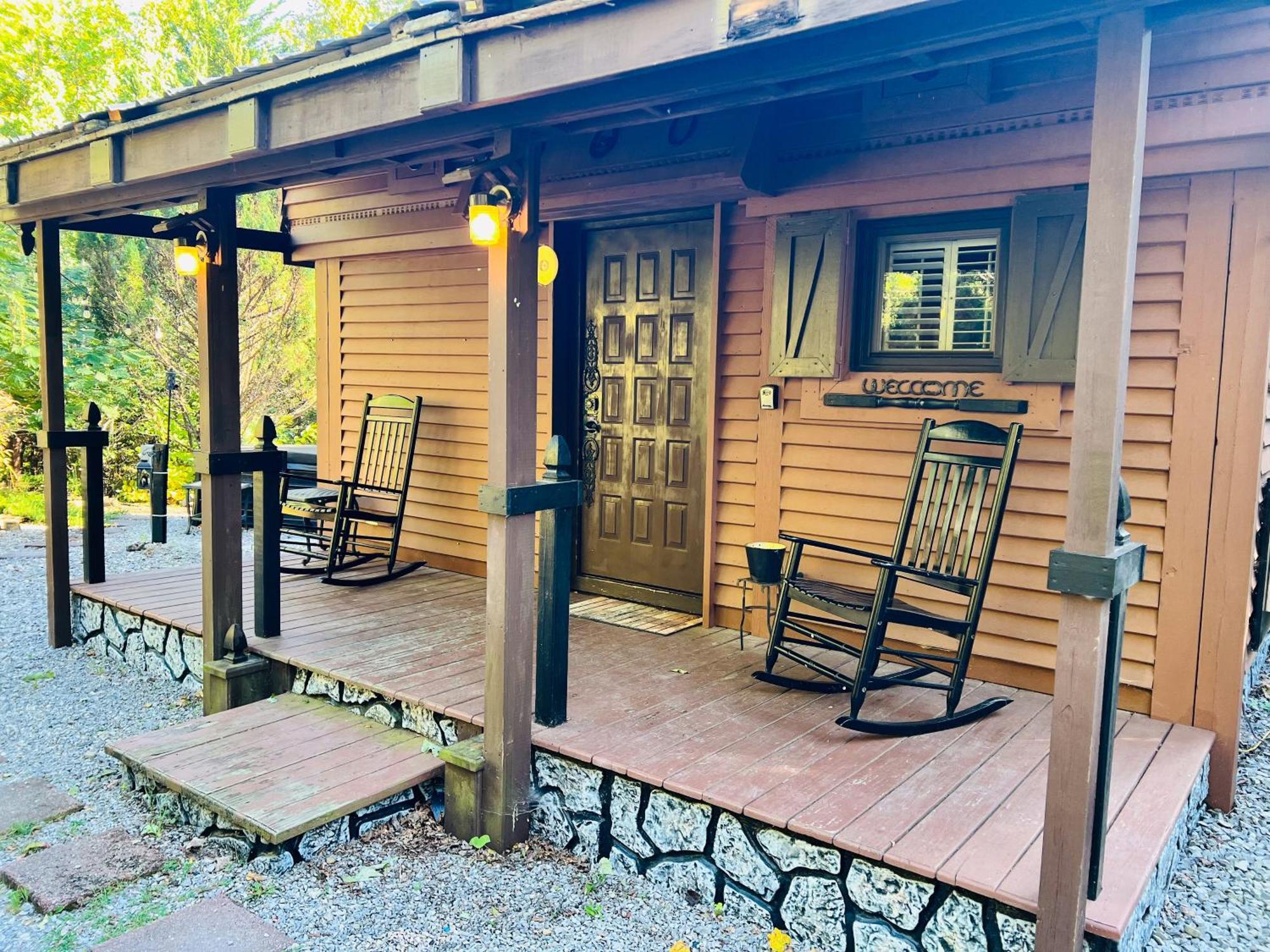 Tiny House, Wifi,Hot Tub,Secluded Βίλα Cosby Εξωτερικό φωτογραφία