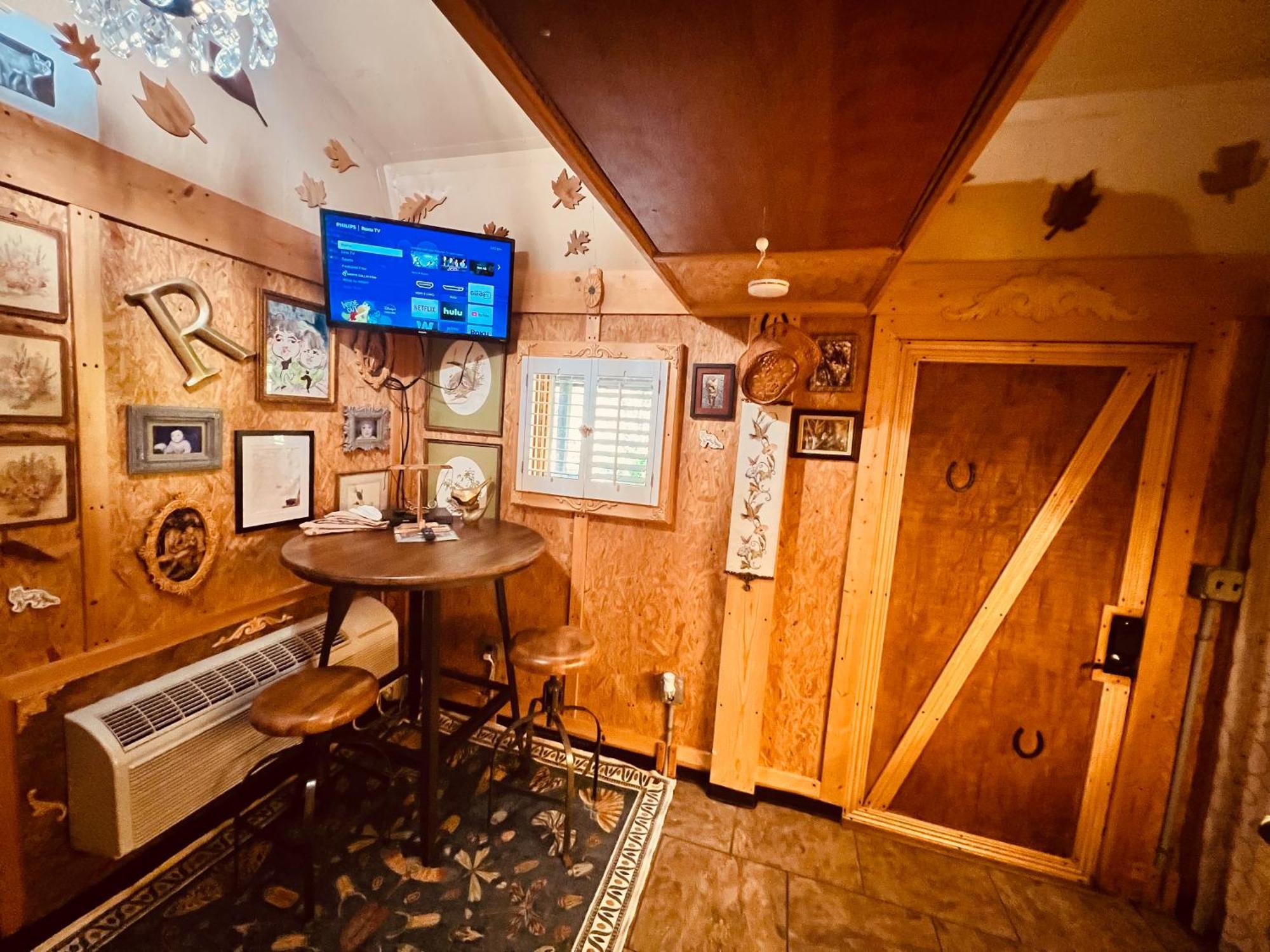 Tiny House, Wifi,Hot Tub,Secluded Βίλα Cosby Εξωτερικό φωτογραφία